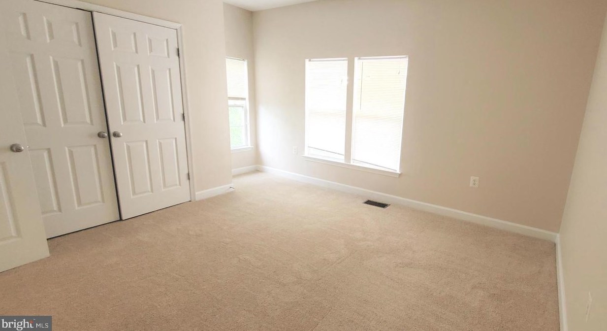 42529 Hollyhock Ter, Ashburn VA 20148-4839 exterior