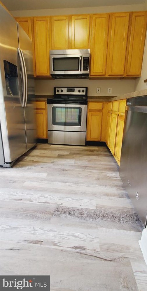 42529 Hollyhock Ter, Ashburn VA 20148-4839 exterior