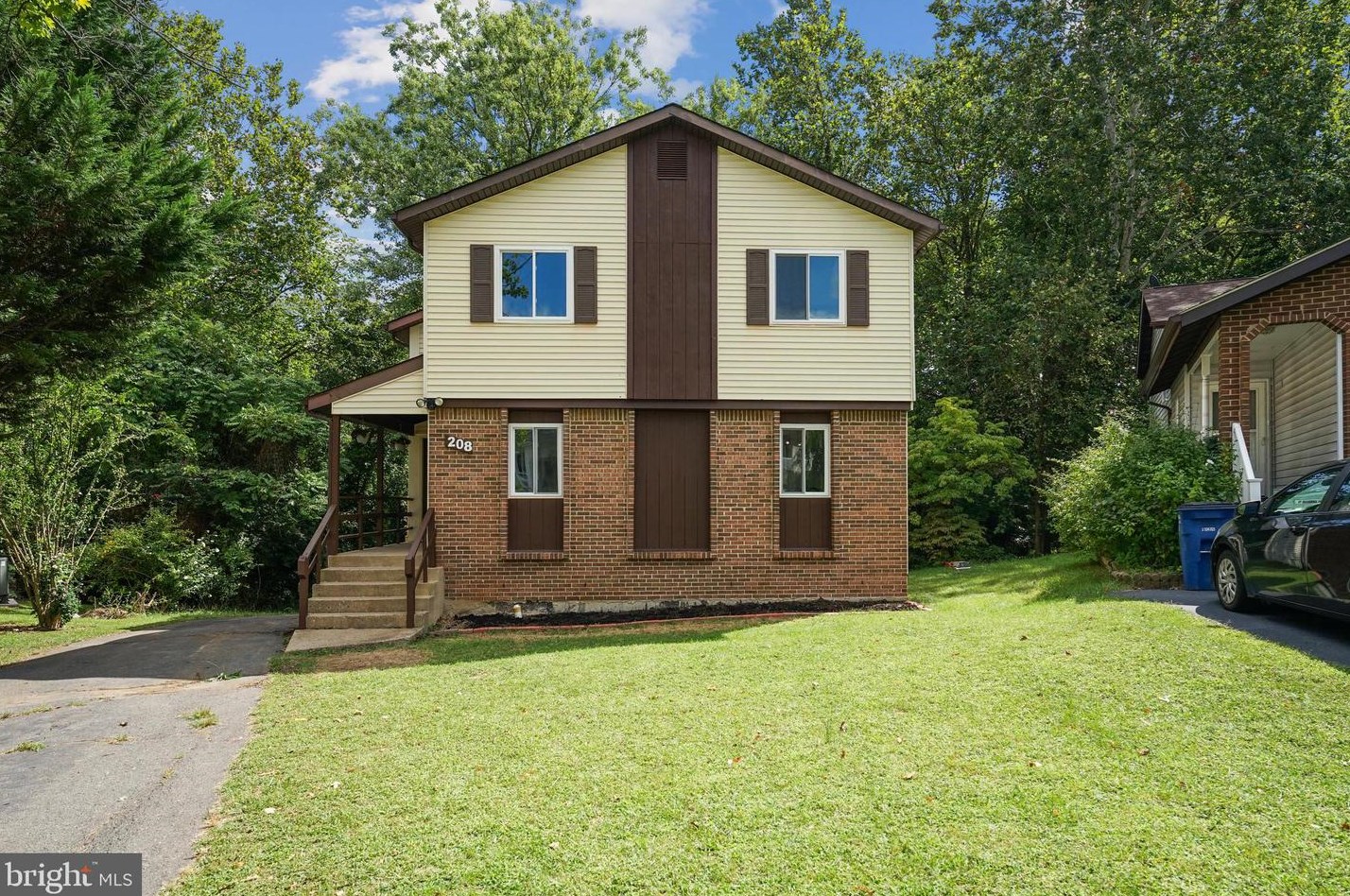 208 Keyes Ct, Dulles, VA 20164-3014