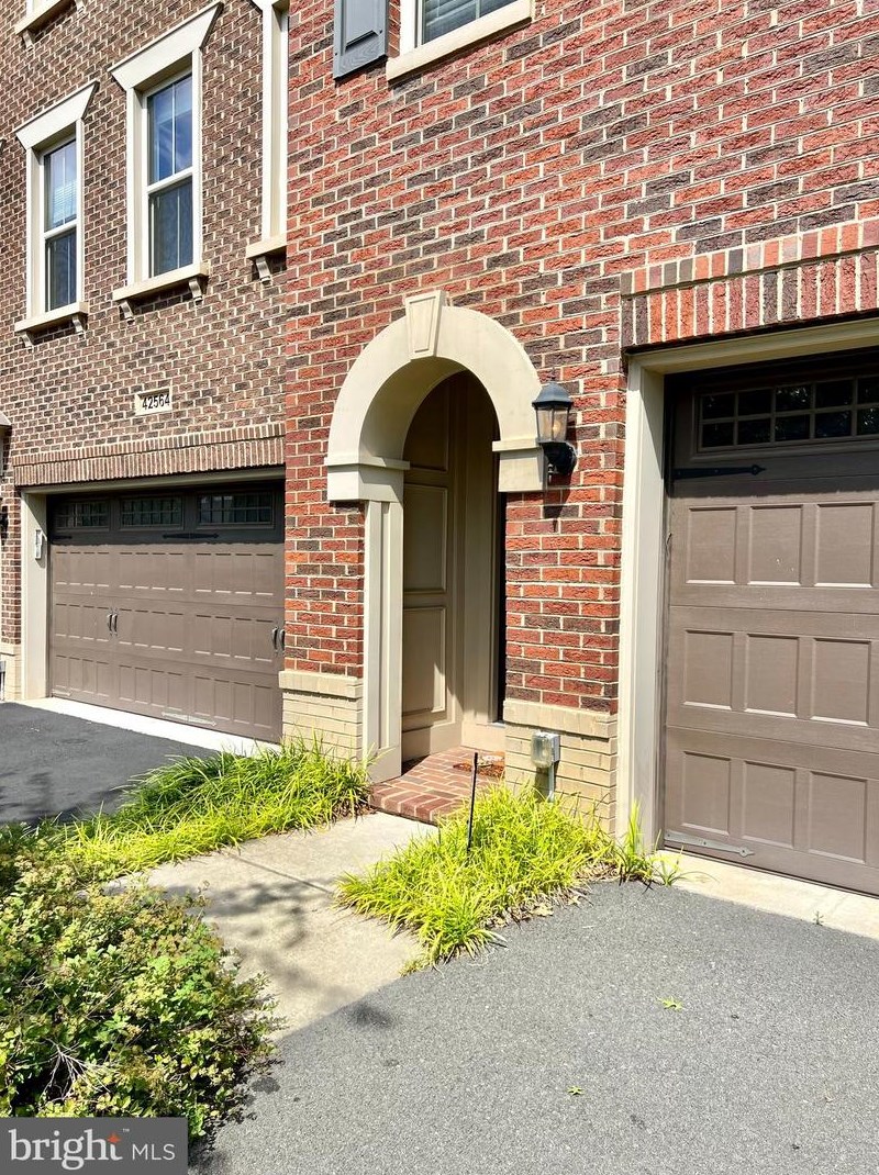 42566 Mantua Square, Ashburn, VA 20148