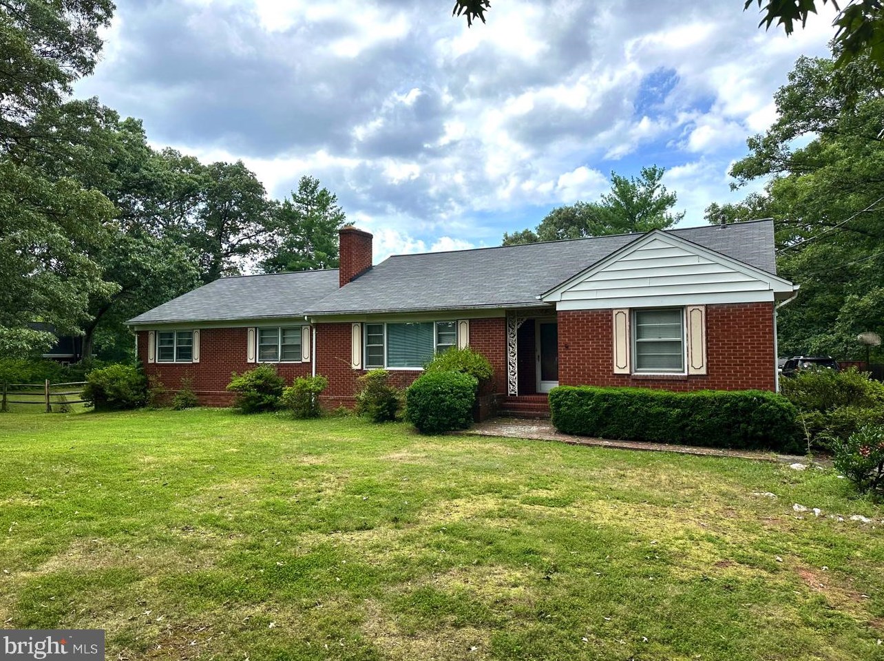 113 Lakeland Dr, Dulles, VA 20164-8604