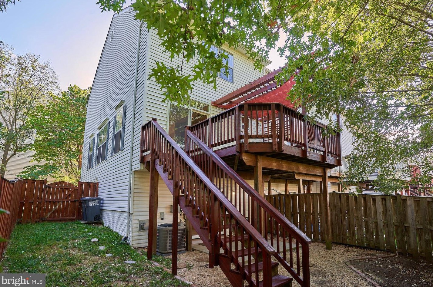 21822 Kings Xing Ter, Ashburn VA 20147-4519 exterior