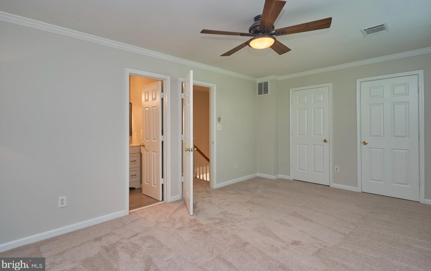 21822 Kings Xing Ter, Ashburn VA 20147-4519 exterior