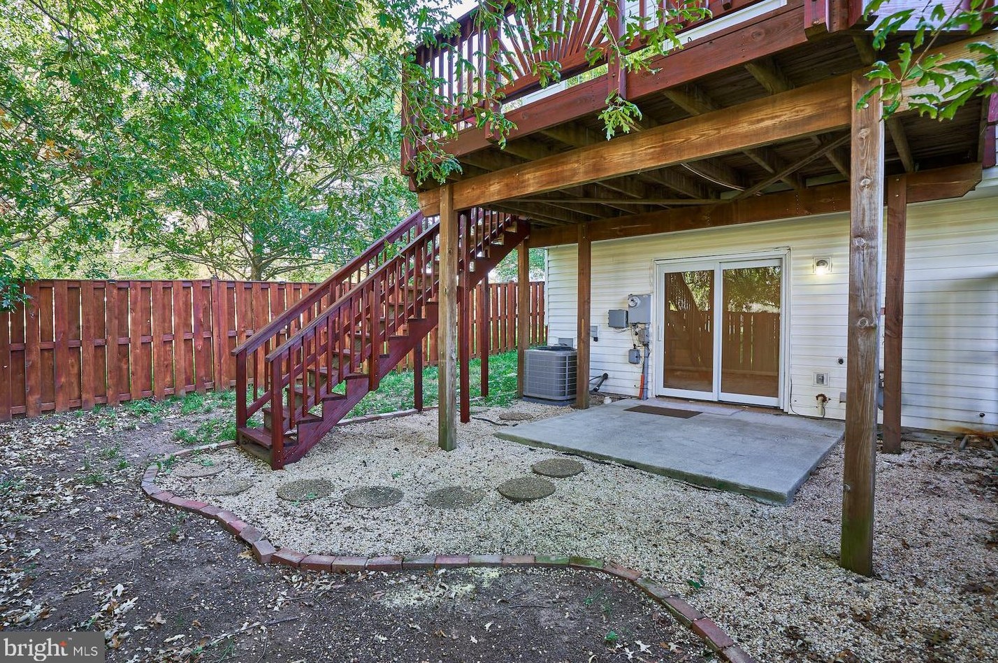 21822 Kings Xing Ter, Ashburn VA 20147-4519 exterior