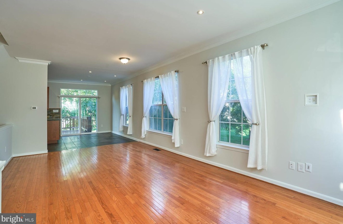 21822 Kings Xing Ter, Ashburn VA 20147-4519 exterior