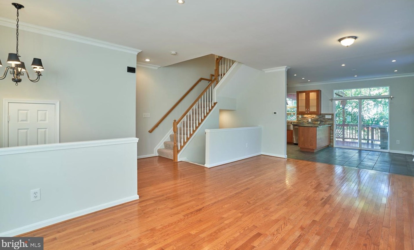 21822 Kings Xing Ter, Ashburn VA 20147-4519 exterior