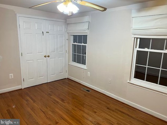 8 Wyatt Ct, Dulles VA  20165-5731 exterior
