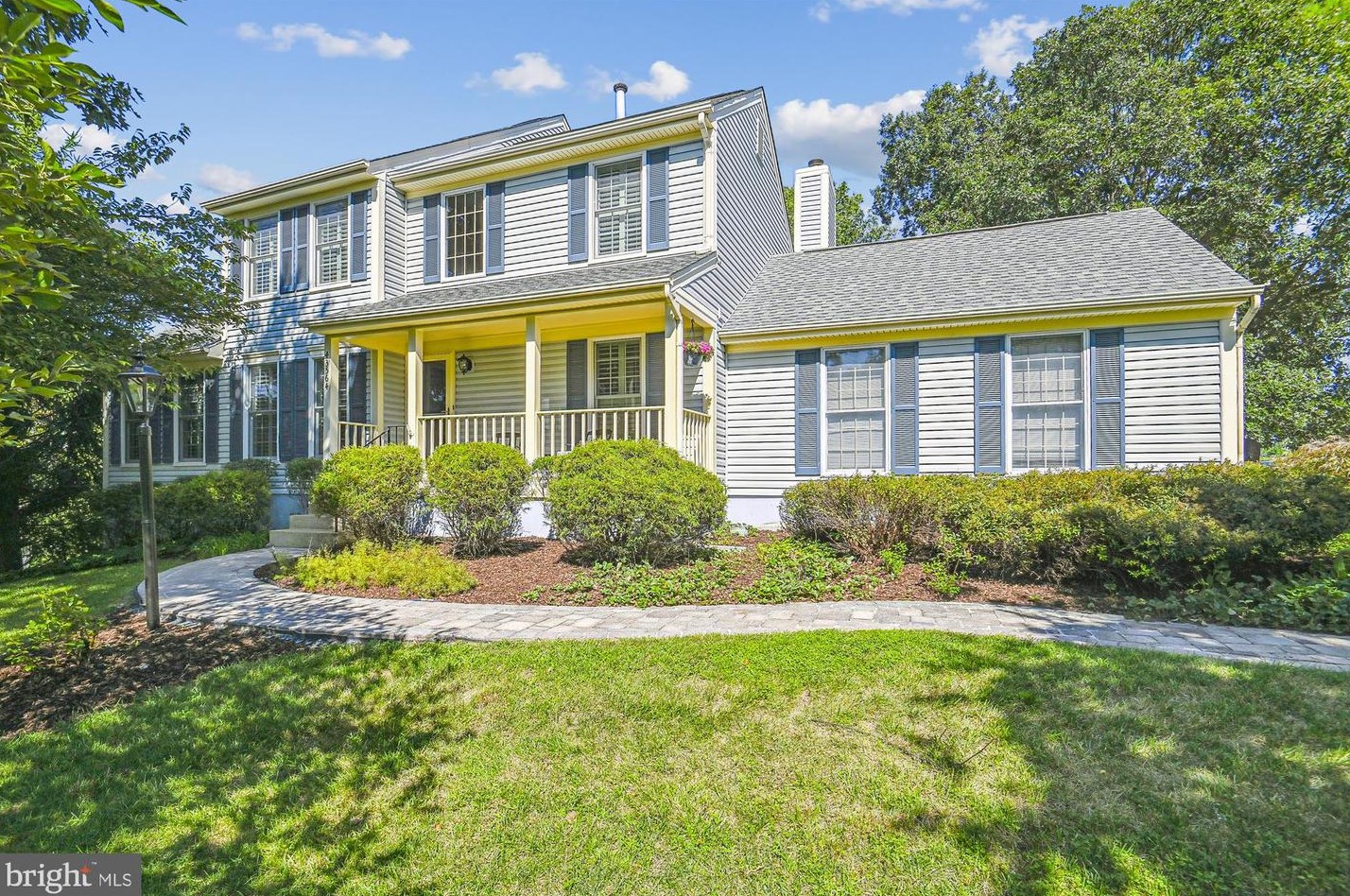 43564 Golden Meadow Cir, Ashburn VA  20147-5422 exterior