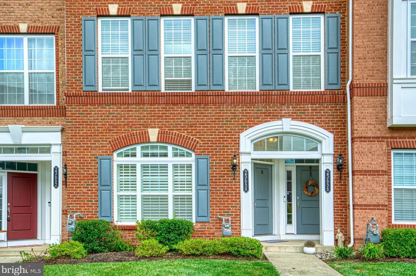 23654 Hopewell Manor Ter, Ashburn, VA 20148