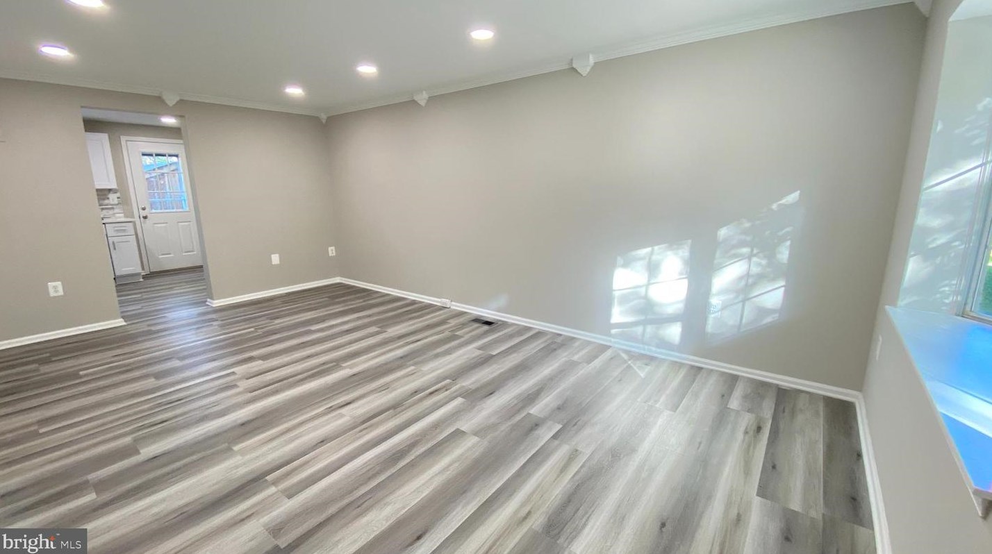 30 Gannon Way, Dulles, VA 20165-5768