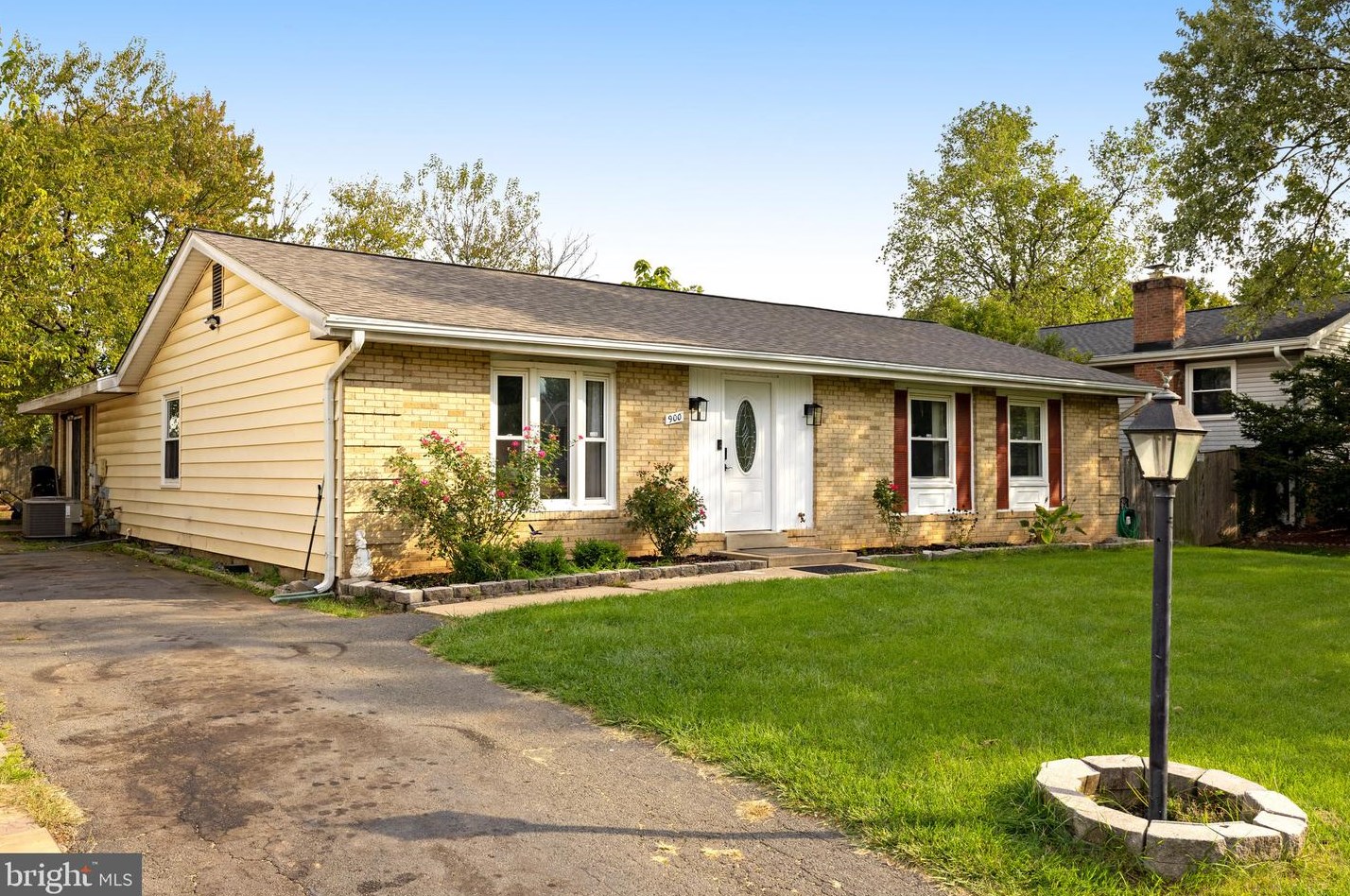 900 N Watford Street N, Dulles, VA 20164