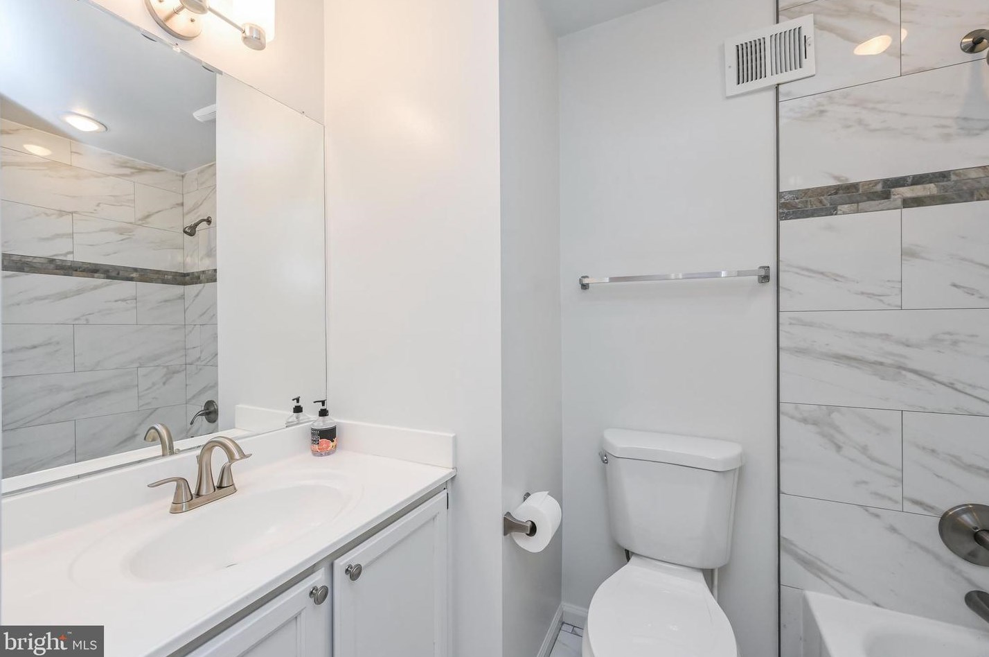 43469 Postrail Sq, Ashburn VA  20147-4632 exterior