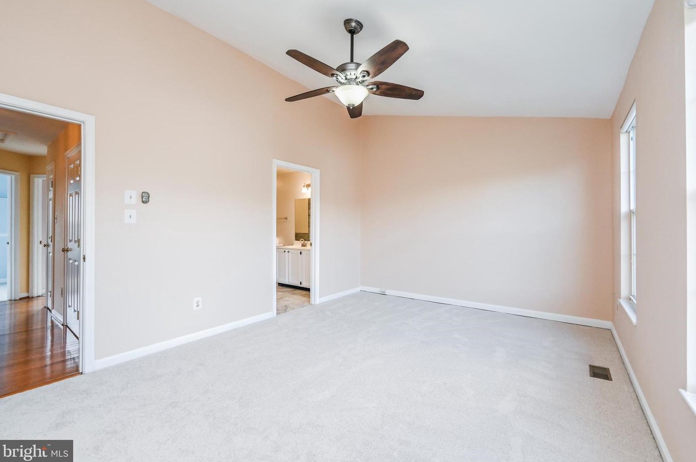 43469 Postrail Sq, Ashburn VA  20147-4632 exterior