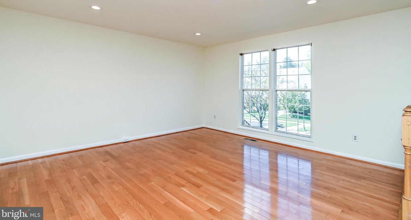 43469 Postrail Sq, Ashburn VA  20147-4632 exterior