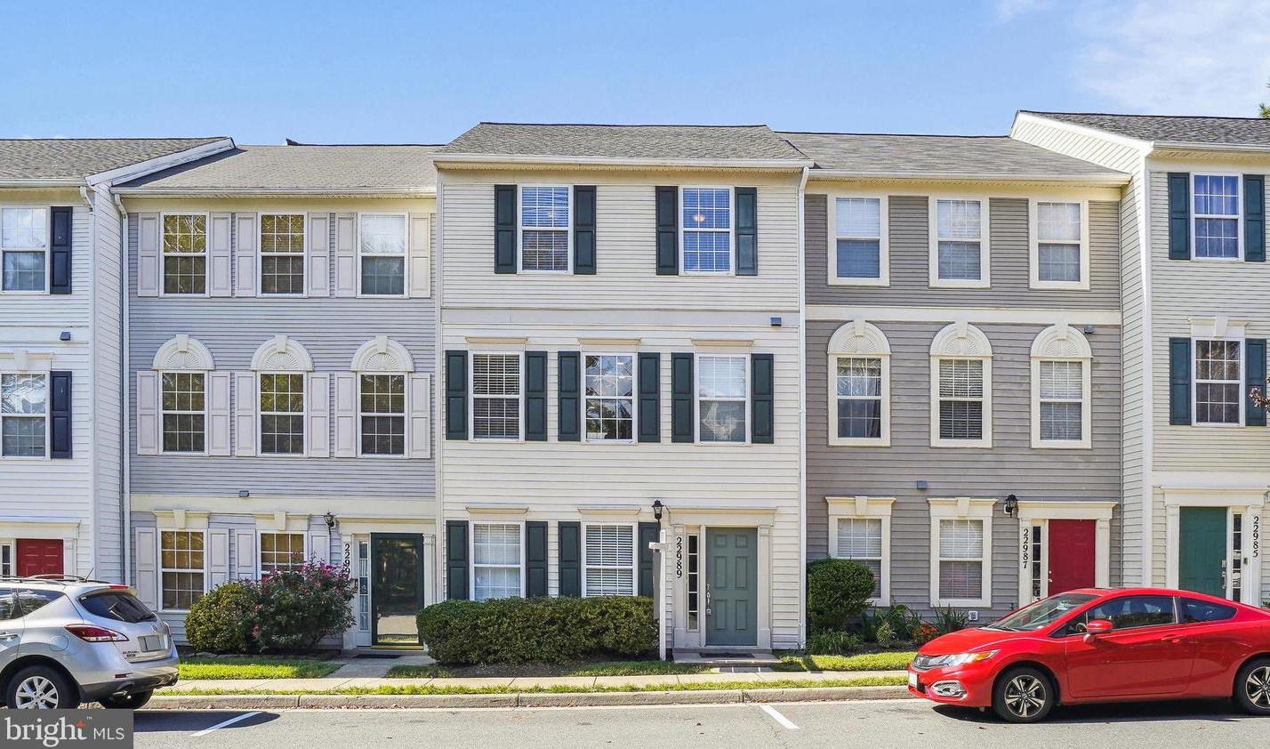 22989 Whitehall Ter, Dulles, VA 20166-4303