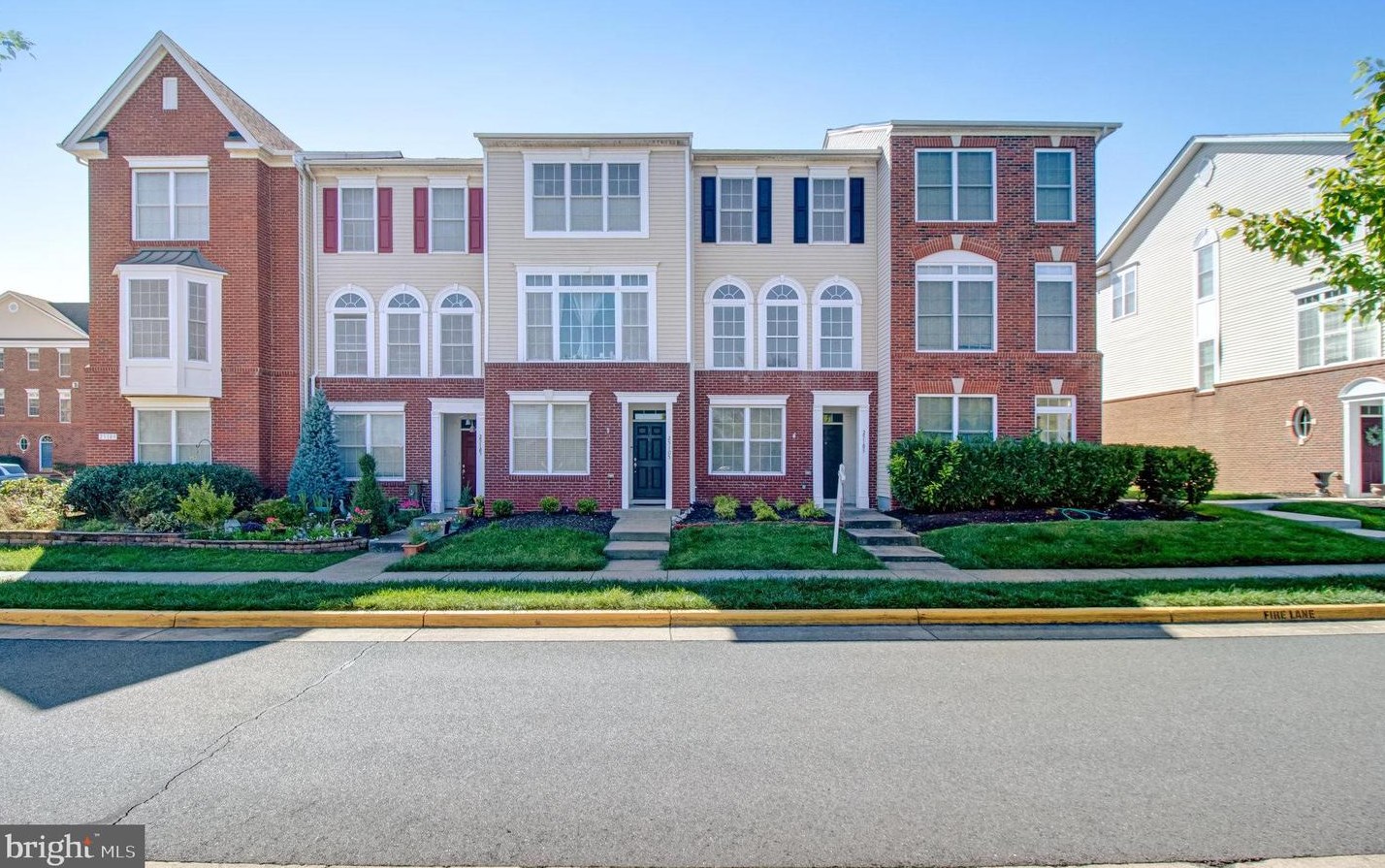 25103 Gunnery Sq, Fairfax, VA 20152-6032