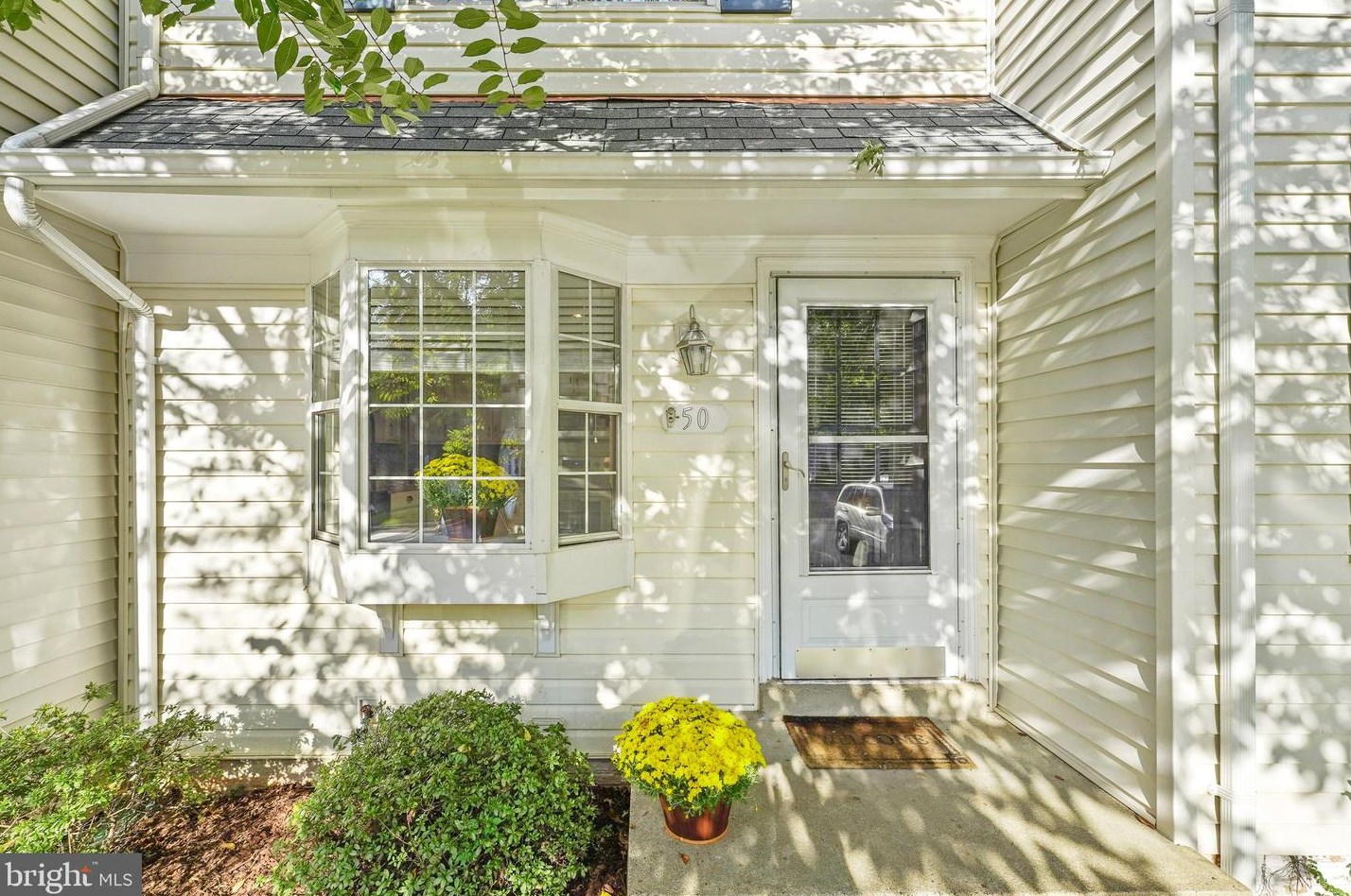 50 Bickel Ct, Sterling, VA 20165-5722