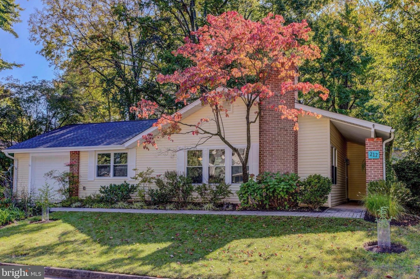 212 Penny Ln, Dulles, VA 20164