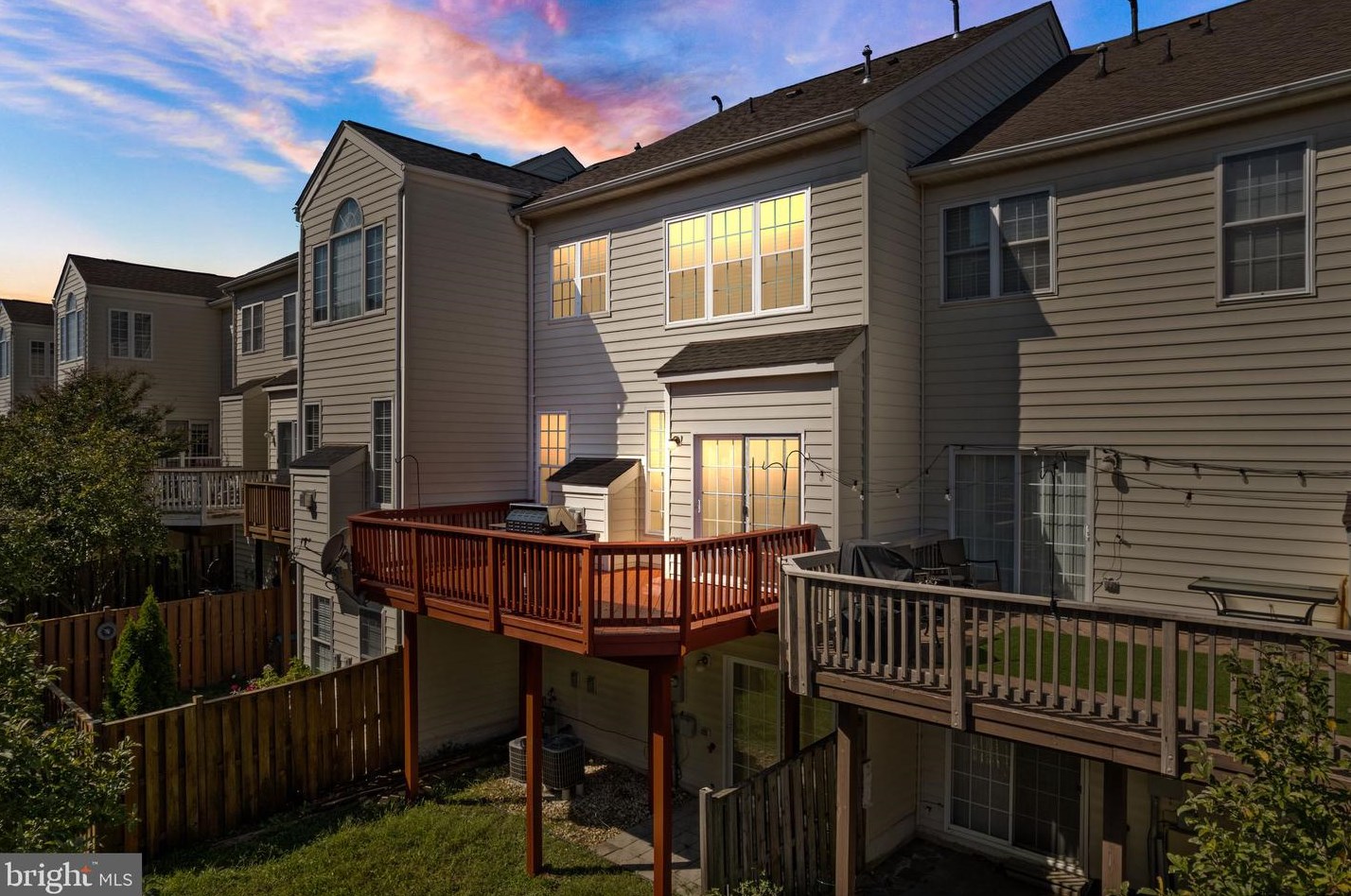 42711 Newcomer Ter, Fairfax, VA 20152-6630
