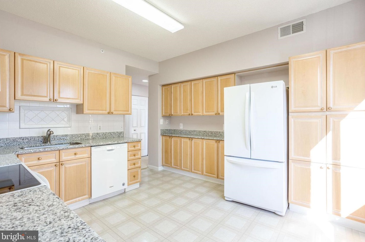 19375 Cypress Ridge Ter Unit 406, Leesburg, VA 20176