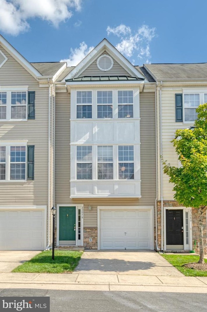 23078 Fontwell Sq, Dulles, VA 20166