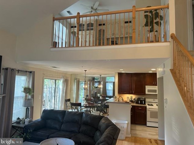 20390 Alderleaf Ter, Ashburn VA  20147-3731 exterior