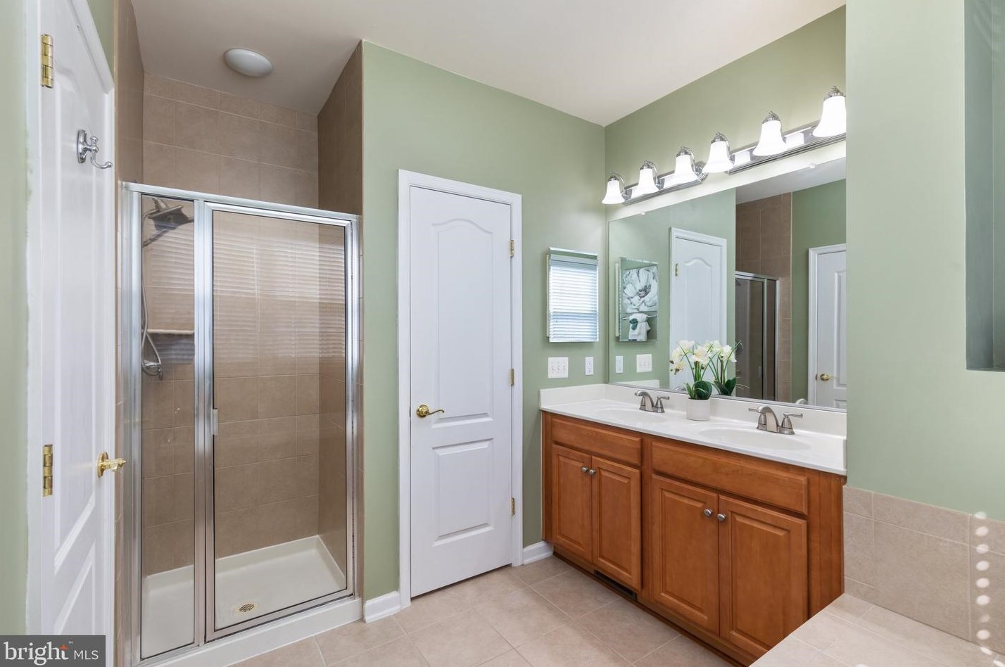 42591 Hollyhock Ter, Ashburn VA 20148-6408 exterior