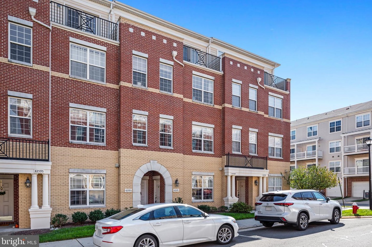 42591 Hollyhock Ter, Ashburn VA 20148-6408 exterior