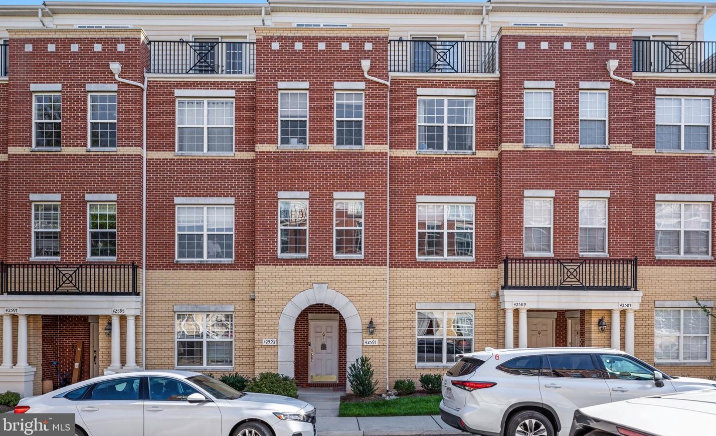 42591 Hollyhock Ter, Ashburn, VA 20148-4820
