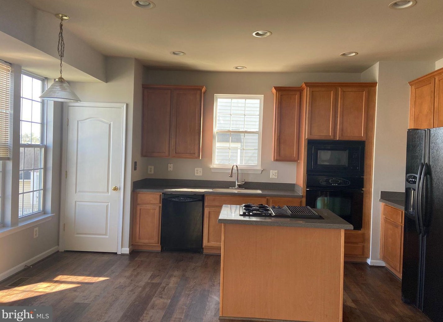 20460 Charter Oak Dr, Ashburn, VA 20147