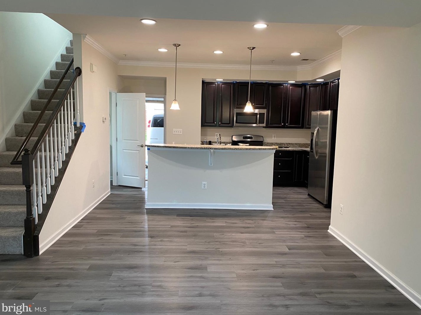 42579 Burbank Ter, Dulles VA  20166-2681 exterior
