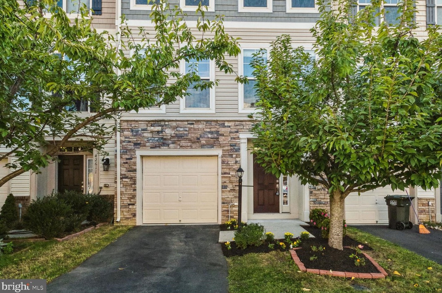 42609 Chisholm Dr, Ashburn, VA 20148-4159
