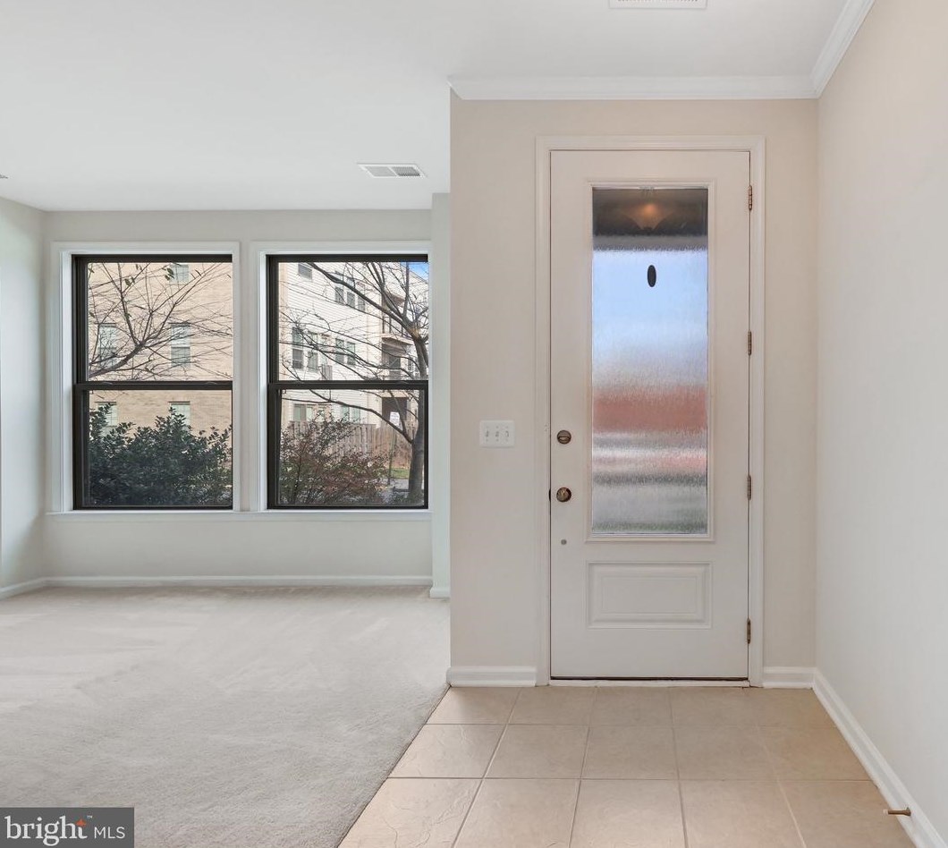 23419 Epperson Sq, Ashburn VA  20148-7428 exterior