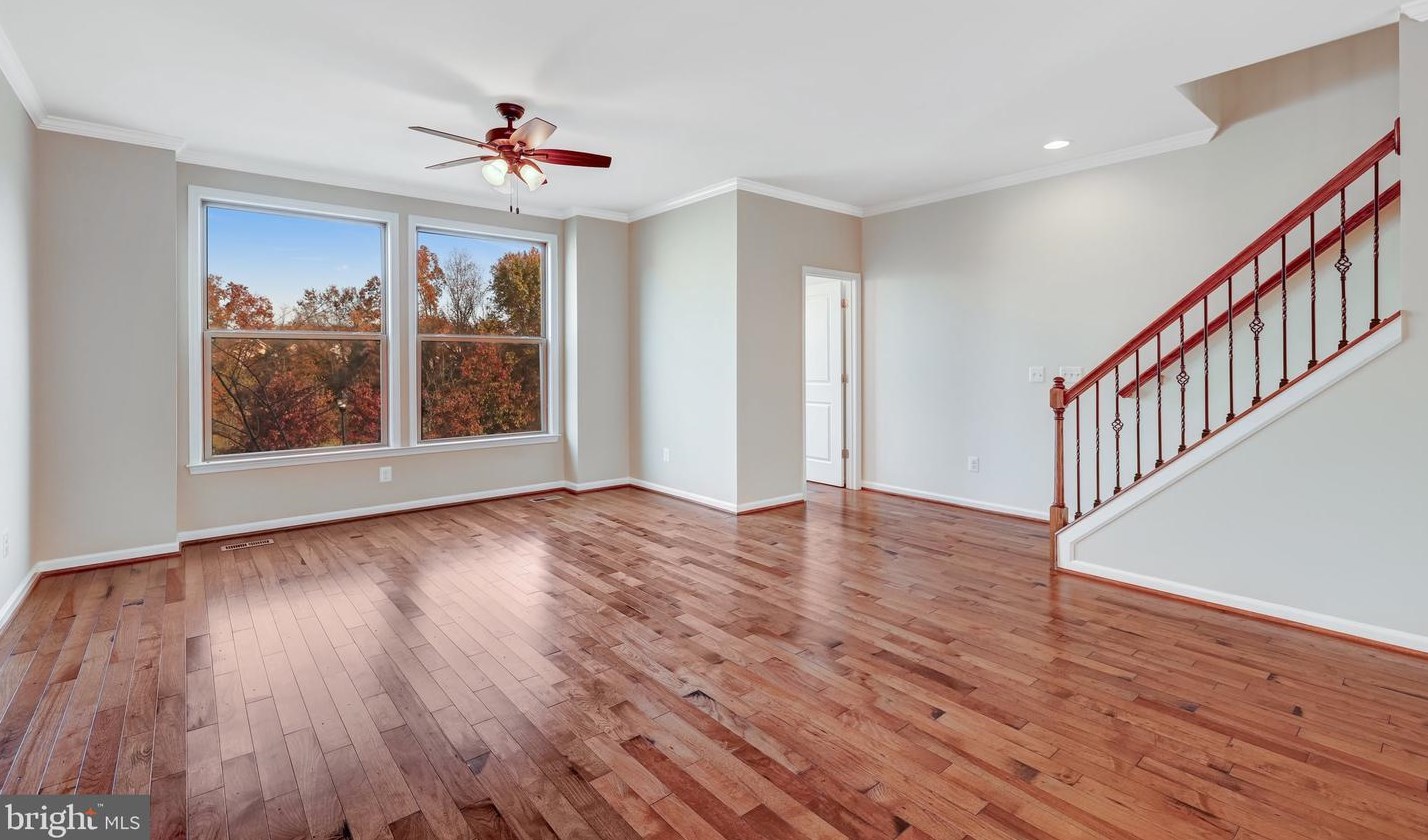 23419 Epperson Sq, Ashburn VA  20148-7428 exterior