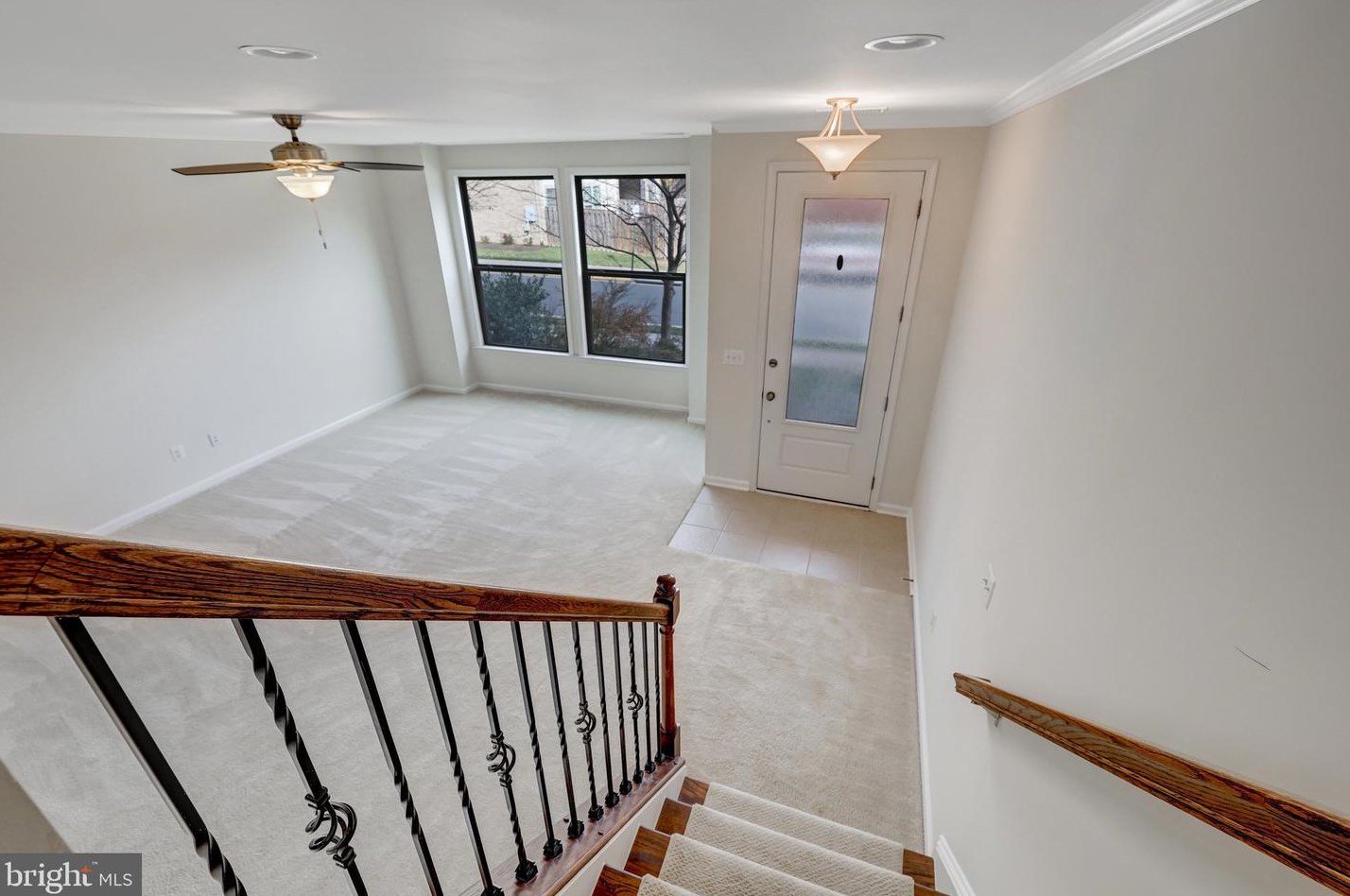 23419 Epperson Sq, Ashburn VA  20148-7428 exterior