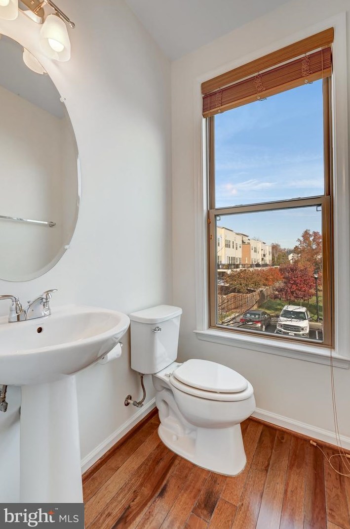 23419 Epperson Sq, Ashburn VA  20148-7428 exterior