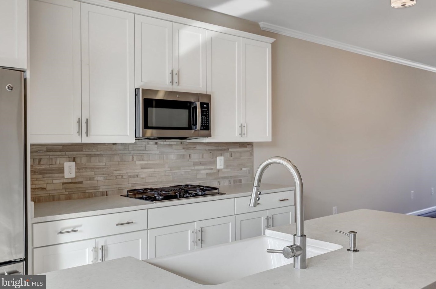 23419 Epperson Sq, Ashburn VA  20148-7428 exterior