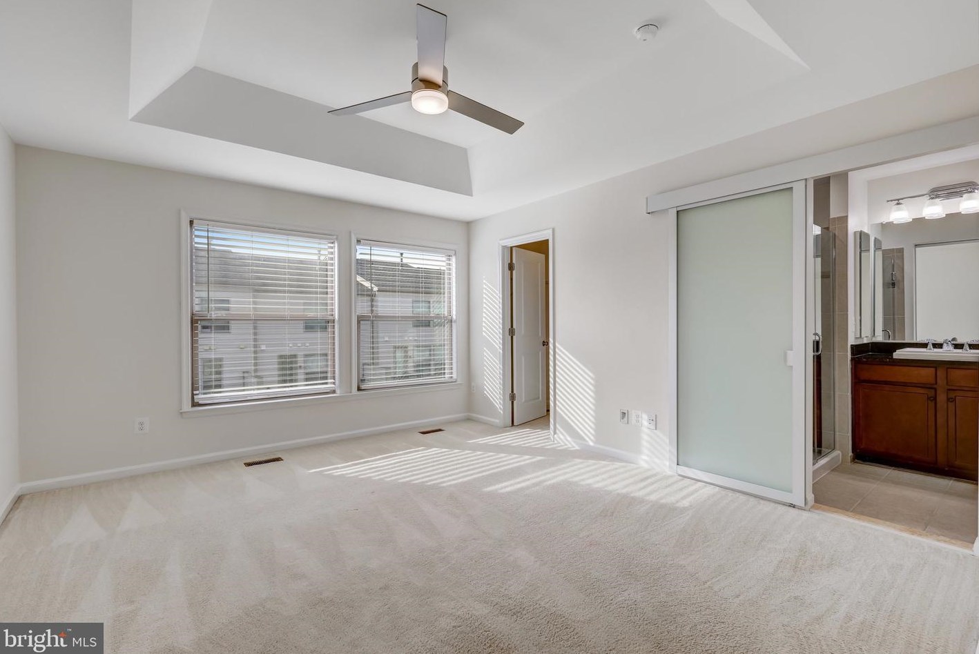 23419 Epperson Sq, Ashburn VA  20148-7428 exterior