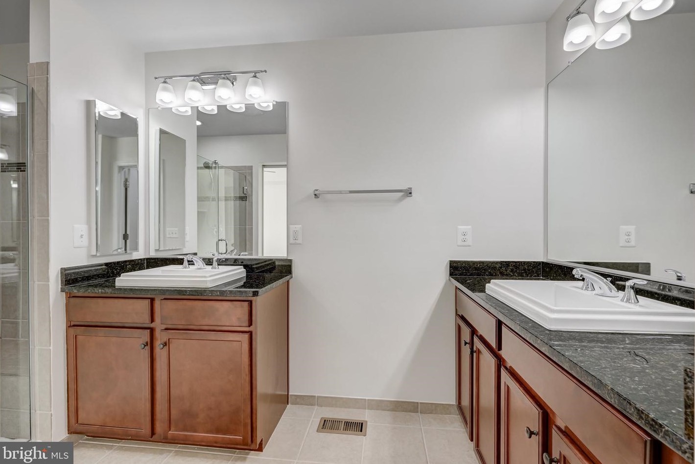 23419 Epperson Sq, Ashburn VA  20148-7428 exterior