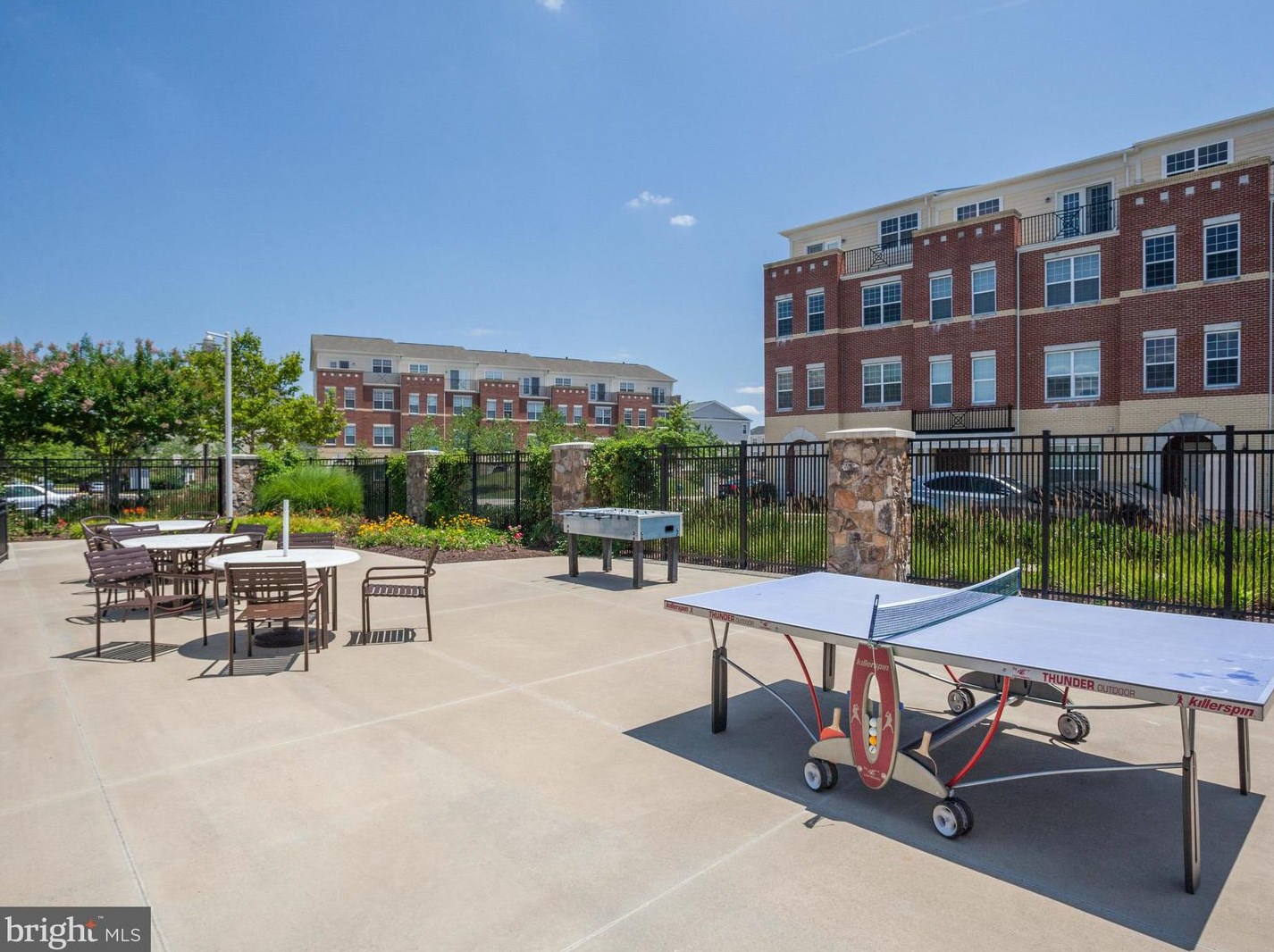 23419 Epperson Sq, Ashburn VA  20148-7428 exterior