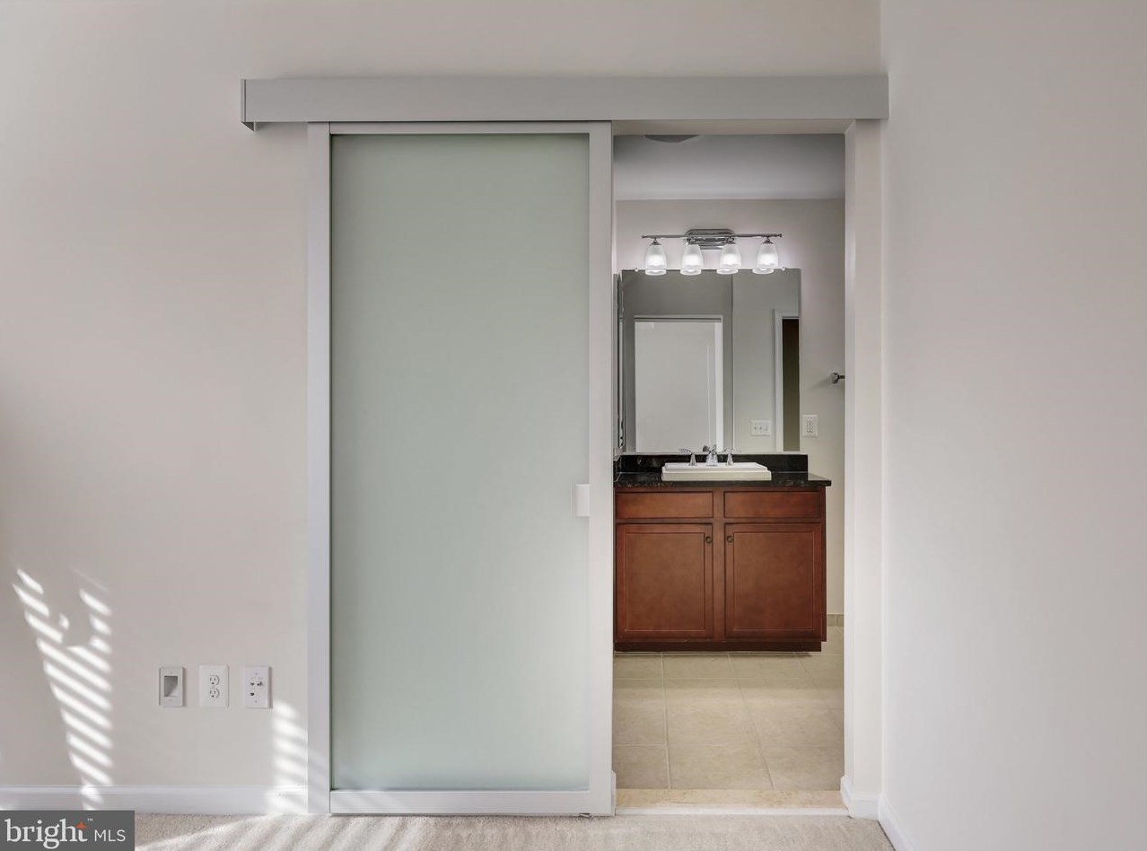 23419 Epperson Sq, Ashburn VA  20148-7428 exterior