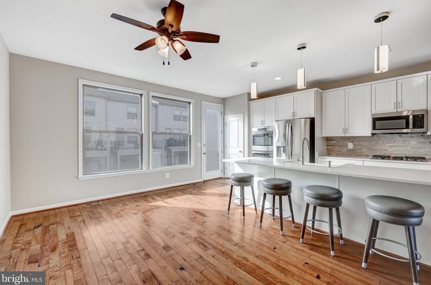 23419 Epperson Sq, Ashburn VA  20148-7428 exterior