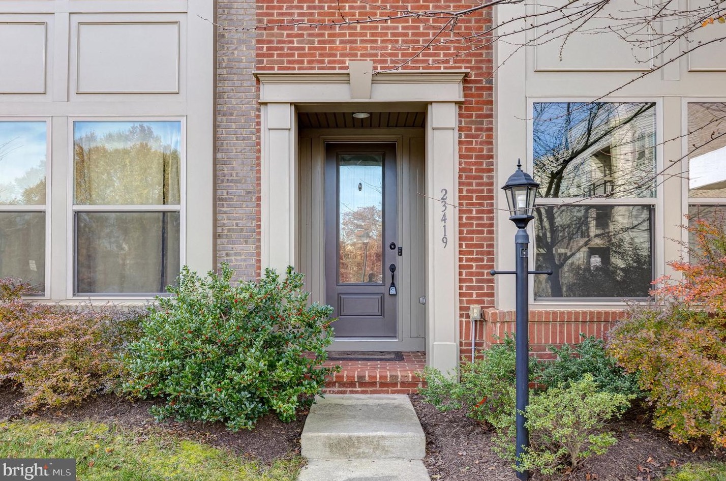 23419 Epperson Sq, Ashburn VA  20148-7428 exterior