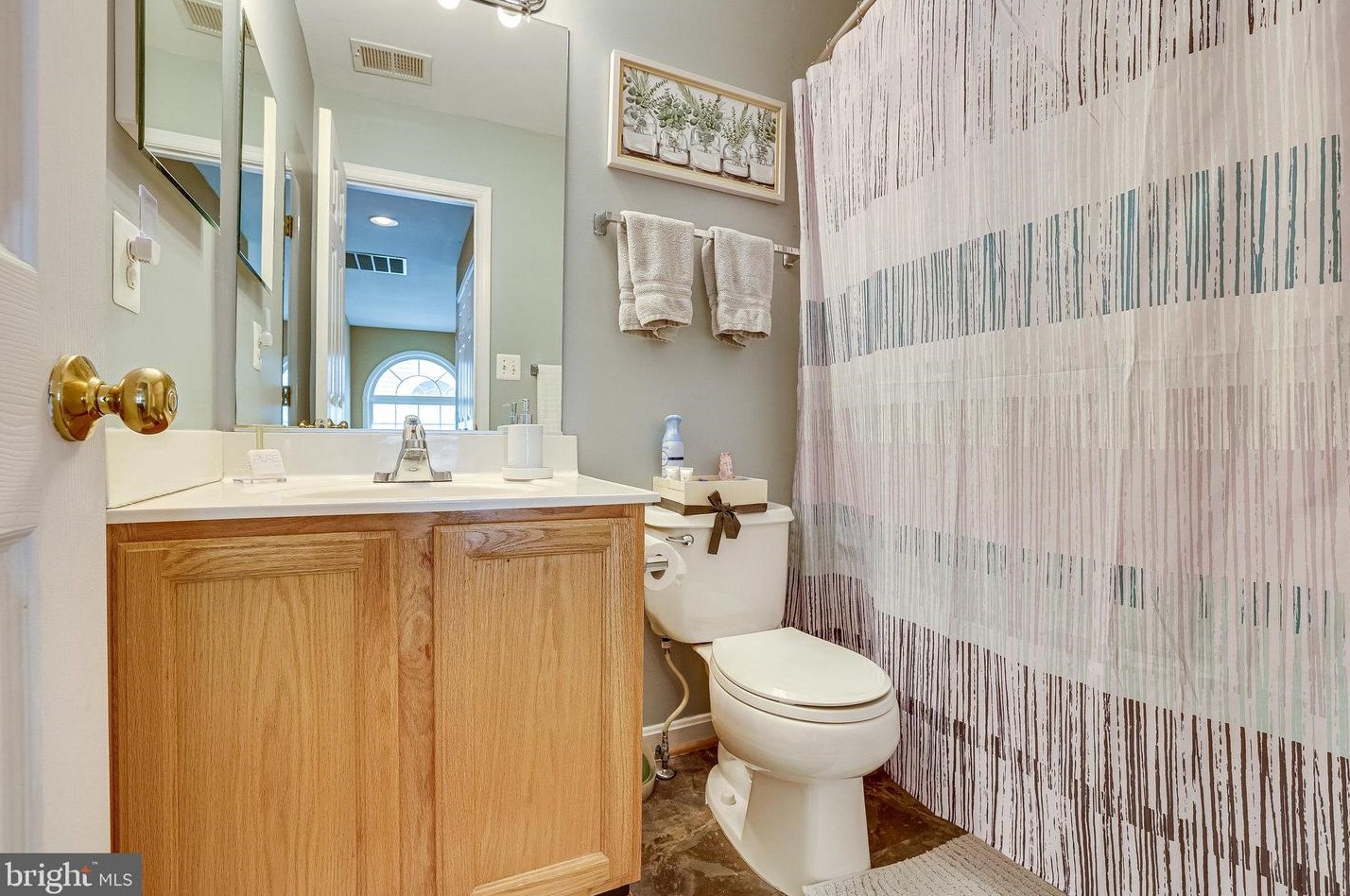 46683 Cavendish Sq, Sterling VA  20165-4324 exterior