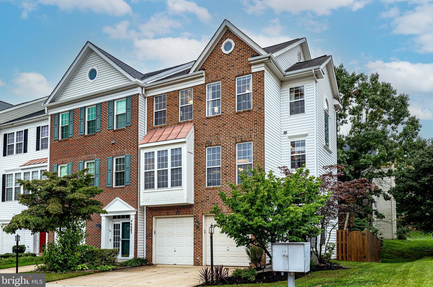 46683 Cavendish Sq, Sterling VA  20165-4324 exterior