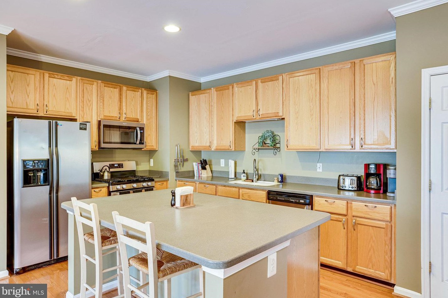 46683 Cavendish Sq, Sterling VA  20165-4324 exterior