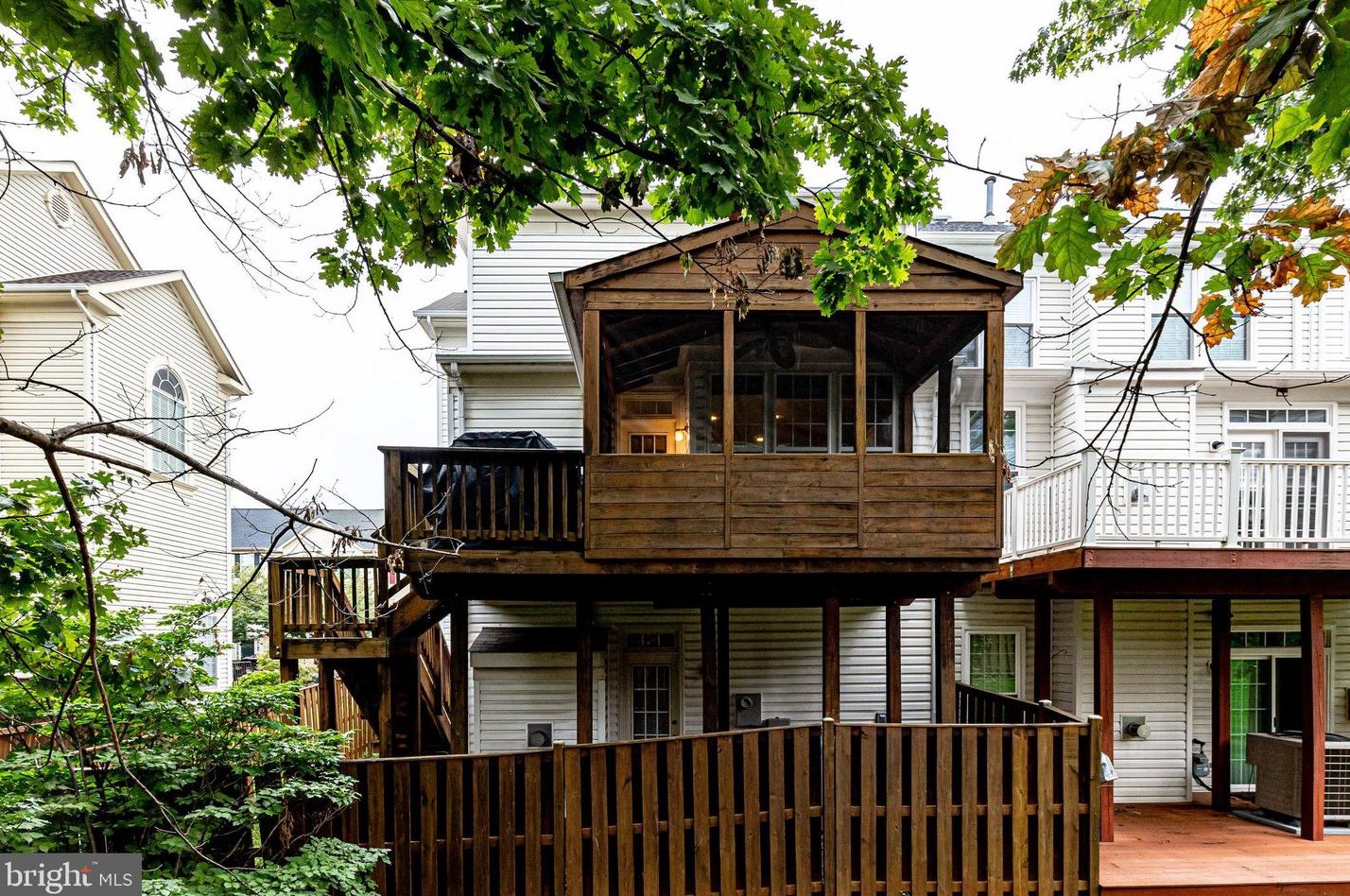 46683 Cavendish Sq, Sterling VA  20165-4324 exterior