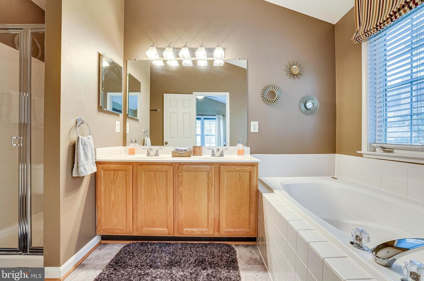 46683 Cavendish Sq, Sterling VA  20165-4324 exterior