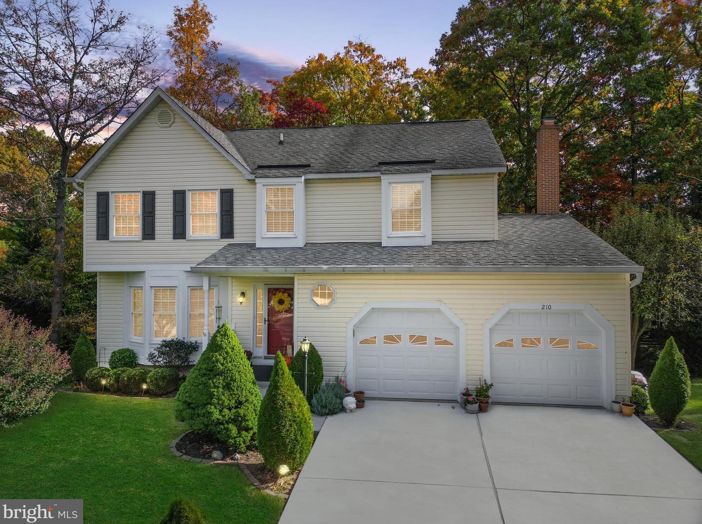 210 Pin Oak Ct, Dulles, VA 20164