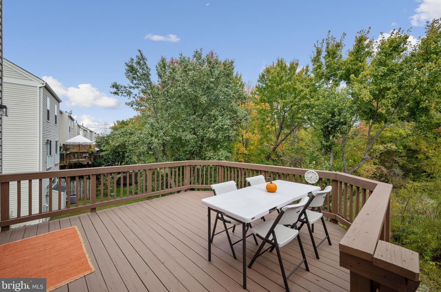 22340 Great Trail Ter, Dulles VA  20164-5228 exterior